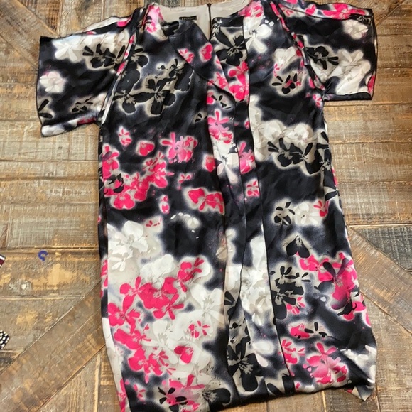 Escada Dresses & Skirts - Escada silk floral print dress. Lined. Beautiful. Kimono style sleeves/details
